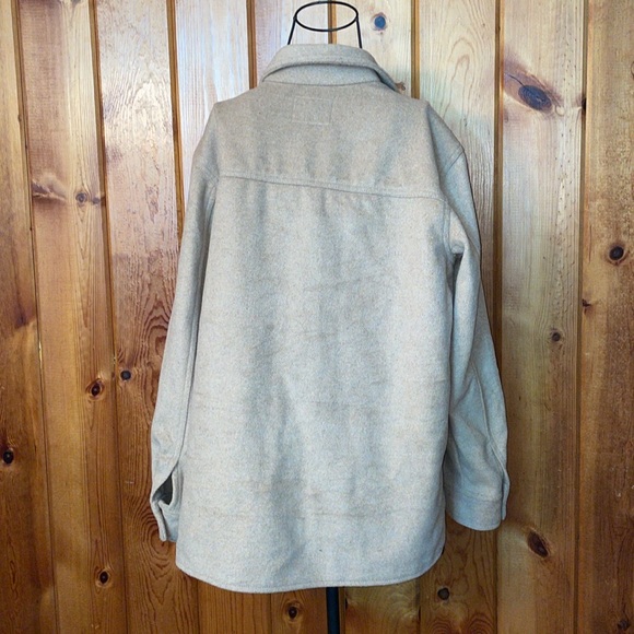 Old navy tan cream colored flannel size small wool polyester warm fall shacket - Picture 4 of 5
